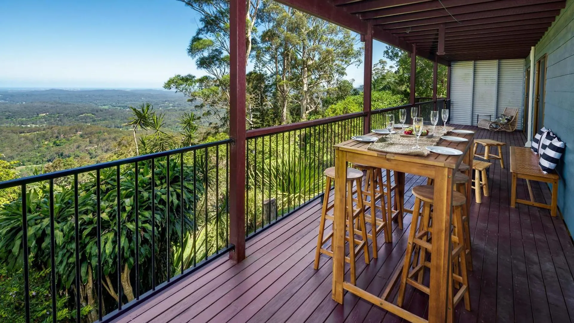 Montville Retreat With Hinterland & Coastal Views 0*,